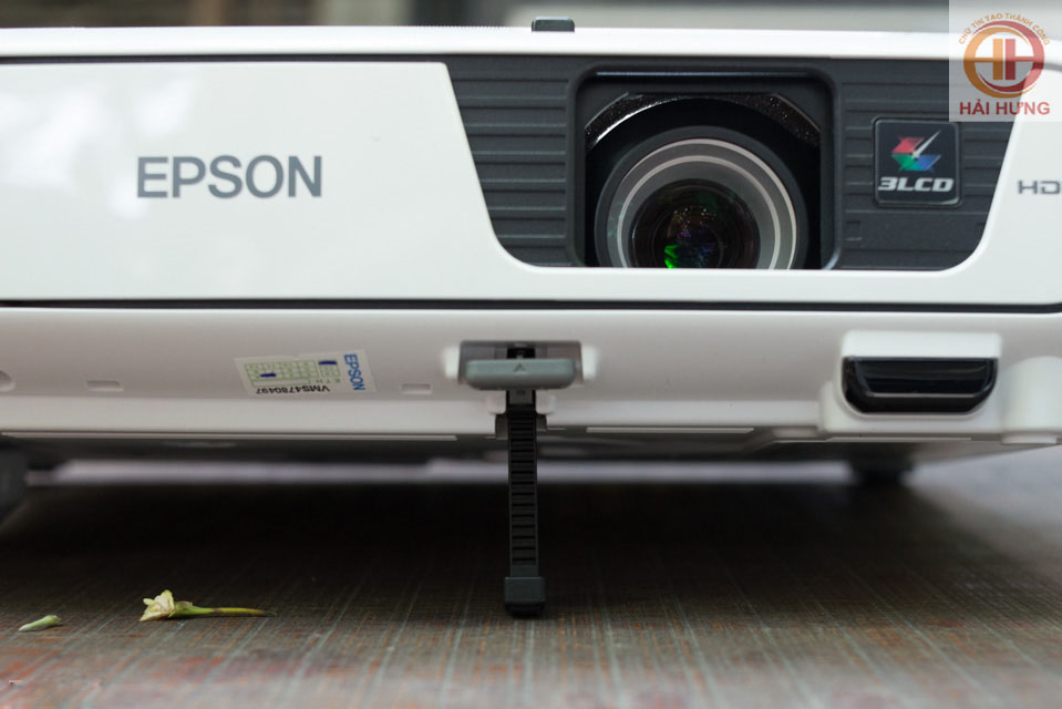 Máy chiếu Epson EB-X31 sử dụng công nghệ 3LCD