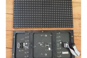Màn hình LED P10 full color trong nhà giá tốt 2025