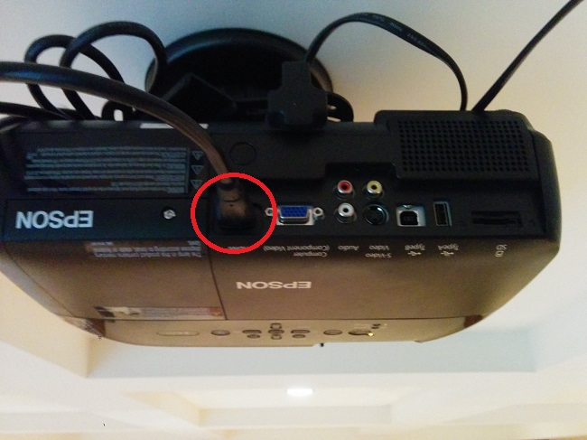 Dây tín hiệu HDMI giúp truyền tải cả tín hiệu Video và âm thanh chất lượng cao từ đầu K+ lên máy chiếu