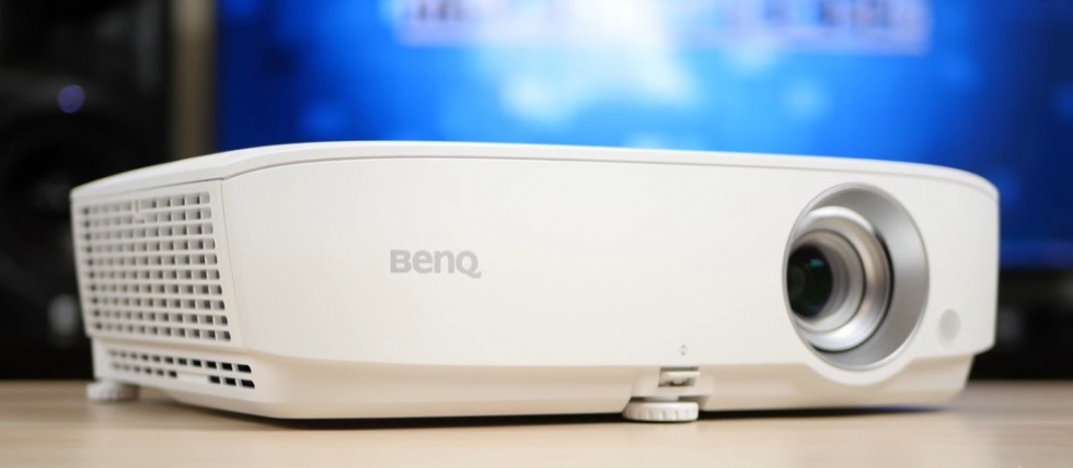 Máy chiếu BenQ MX535 - Giá 8.550.000đ