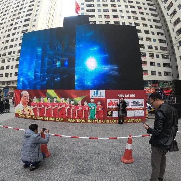 Màn hình LED P8 quảng cáo ngoài trời