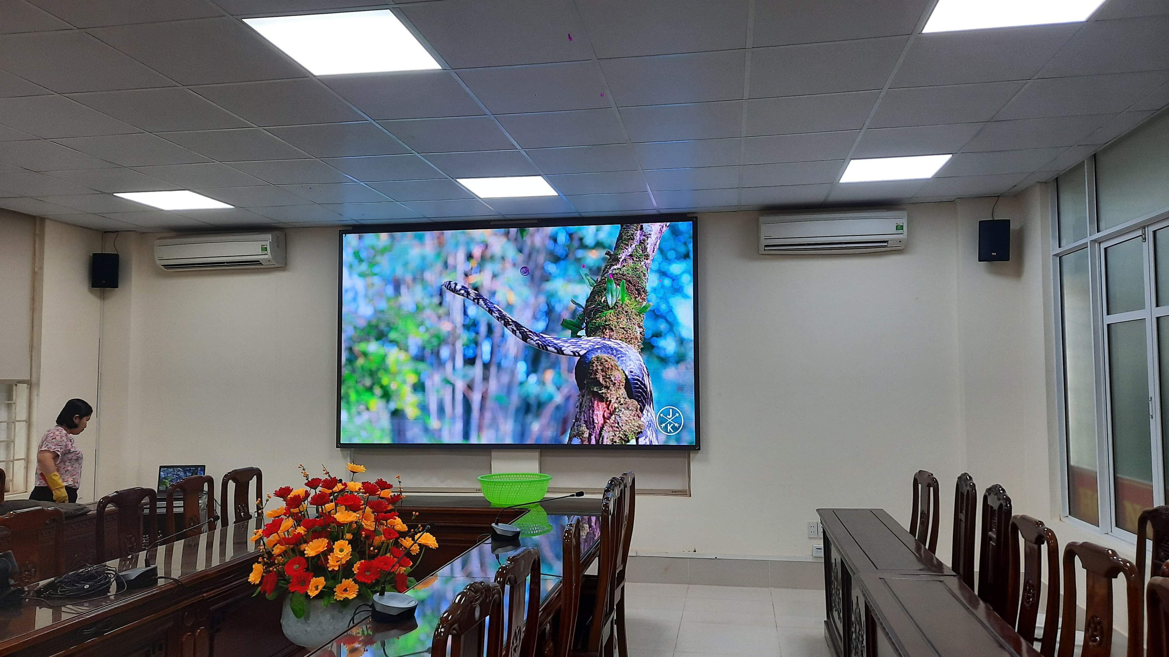P2.5 trong nhà có tính ứng dụng cao, giúp nâng cao tính chuyên nghiệp cho doanh nghiệp